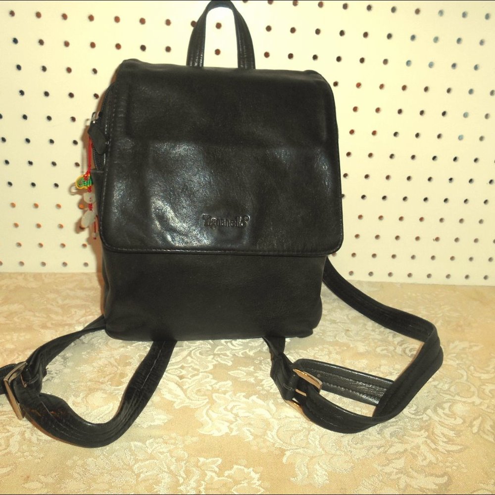 TIGNANELLO BLACK LEATHER SLING BACKPACK HANDBAG